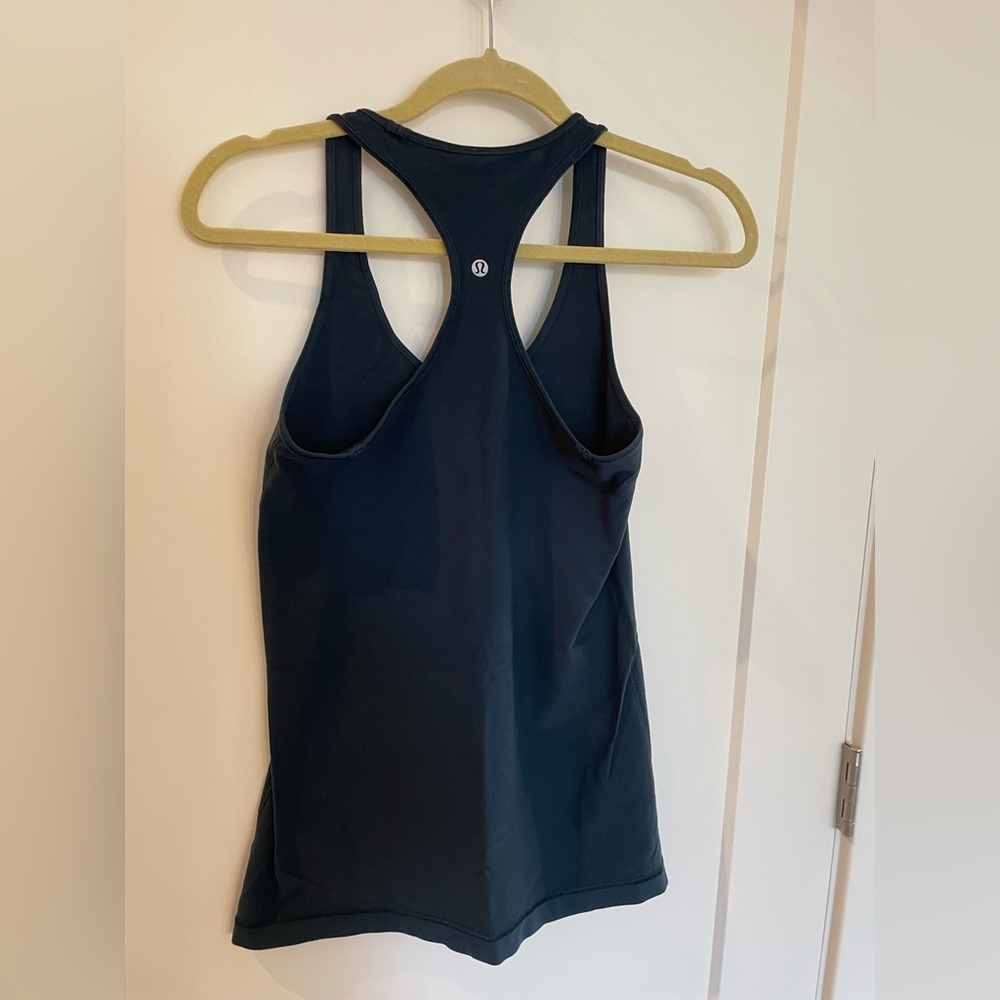 Lululemon Cool Racerback Tank Top. Size 8. Navy.